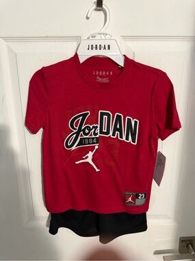 Jordan 2-Piece Graphic Tee and black shorts with Jumpman logo Size 6 NWT